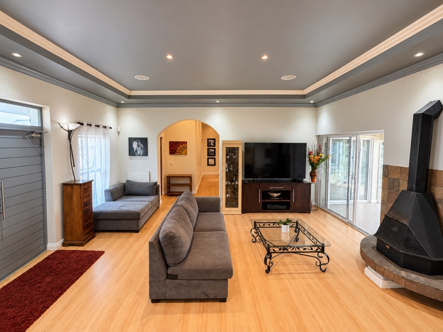5 Bedroom Property for Sale in Kingswood Golf Estate Western Cape